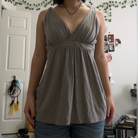 Bitten by Sarah Jessica Parker Tops - Y2K Bitten by Sarah Jessica Parker Light Gray Babydoll Blouse